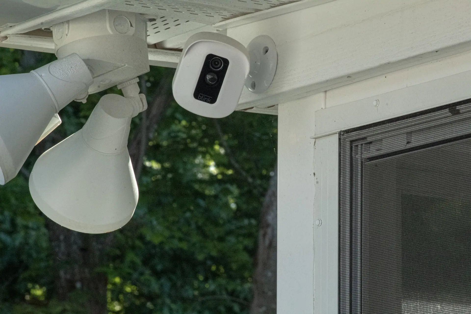 Best Outdoor Security Lights with Cameras 2023