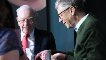 Bill Gates and Warren Buffett Suggest 6 Great Books You Should Read