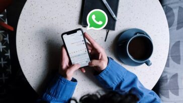 WhatsApp is Getting Photo Editing Tools For Web and Desktop