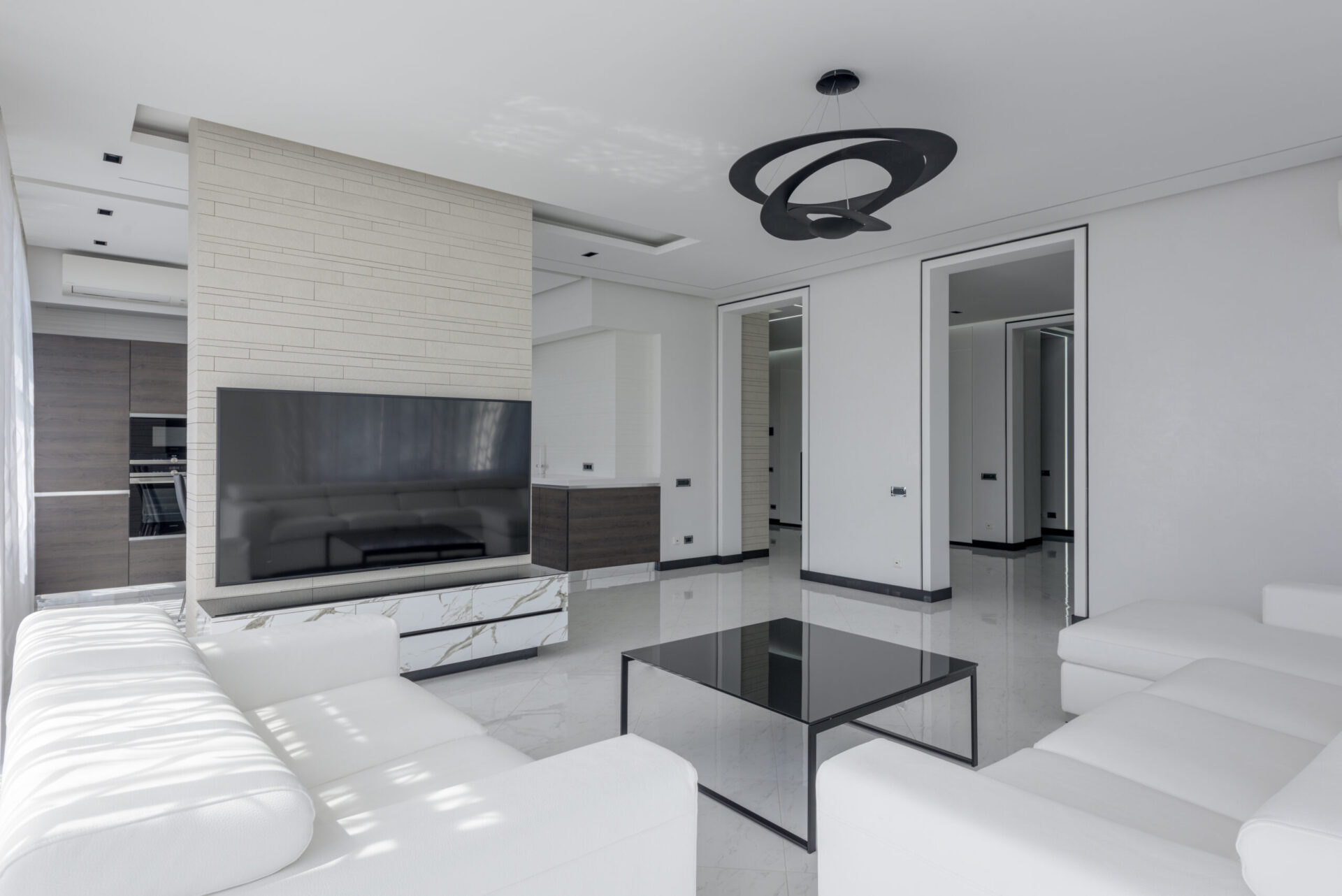 Best TVs For Bright Rooms in 2022