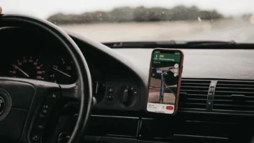 Best Car Phone Mount for Thick Cases