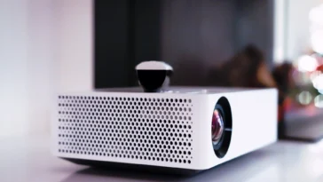 Best Screen Projectors for Samsung Phones in 2023