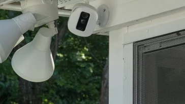 Best Outdoor Security Lights with Cameras 2023