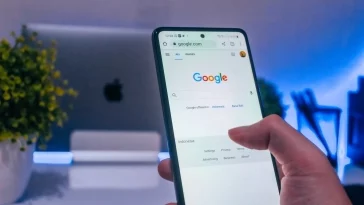 Google Introduces AI-Powered Grammar Checker in Search